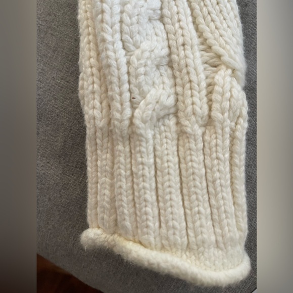 Cable knit sweater from Banana Republic - Picture 9 of 12